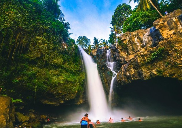 Tegenungan-Waterfall