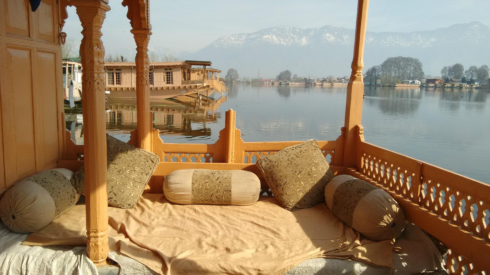 kashmir-group-of-houseboats